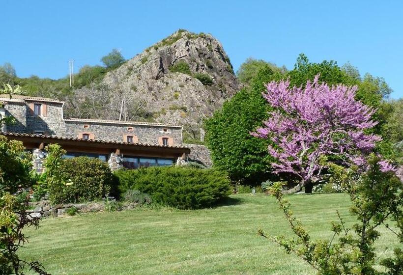 호텔 Logis Hôtel Restaurant La Mère Biquette