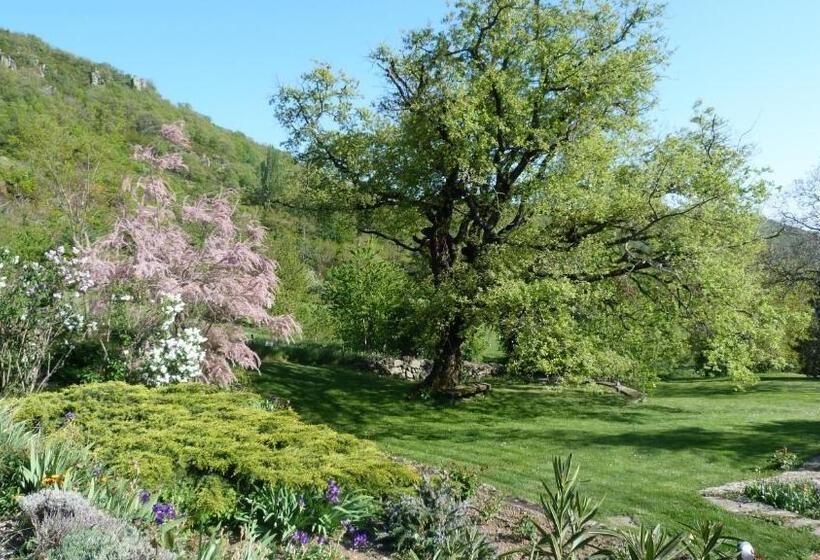 호텔 Logis Hôtel Restaurant La Mère Biquette