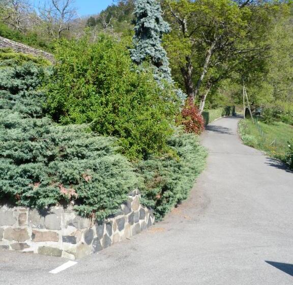 호텔 Logis Hôtel Restaurant La Mère Biquette