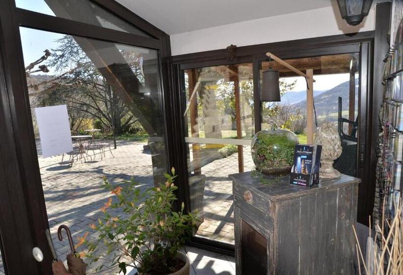 호텔 Logis Hôtel Restaurant La Mère Biquette