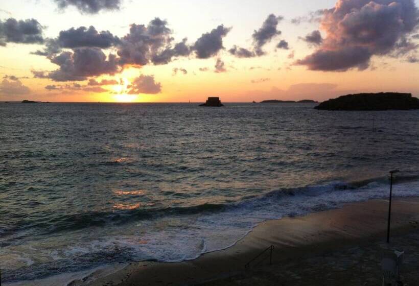 ホテル Hôtel La Porte Saint Pierre Logis Hôtel Intra Muros