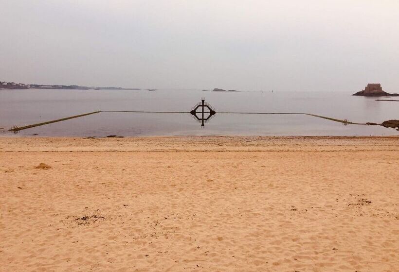 ホテル Hôtel La Porte Saint Pierre Logis Hôtel Intra Muros