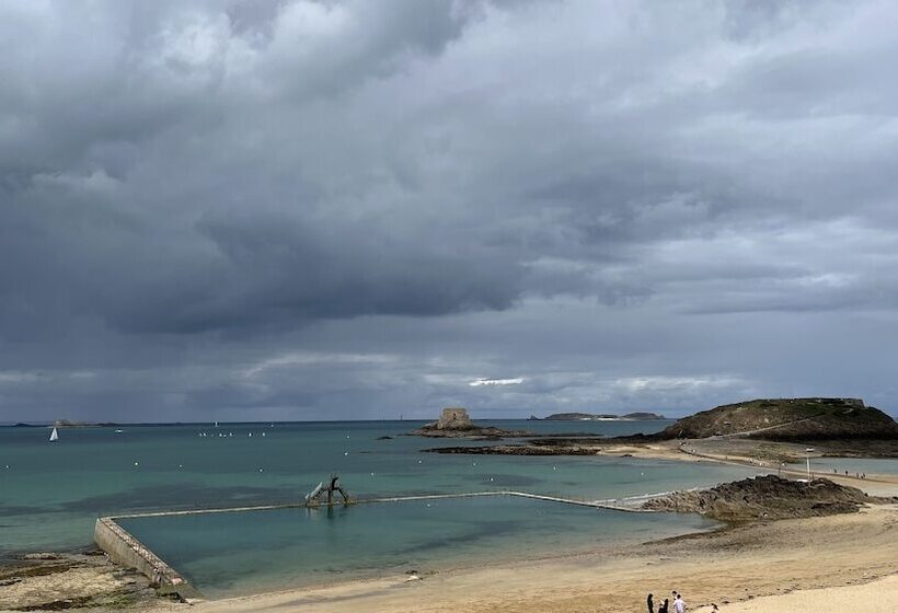 ホテル Hôtel La Porte Saint Pierre Logis Hôtel Intra Muros