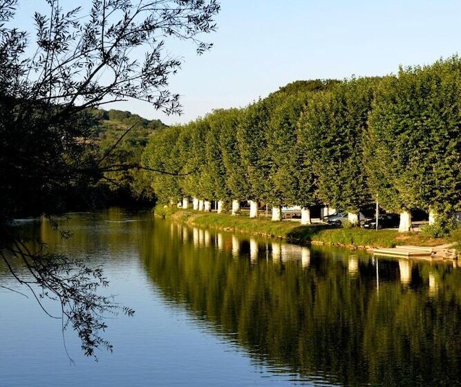 Отель La Truite De La Loue