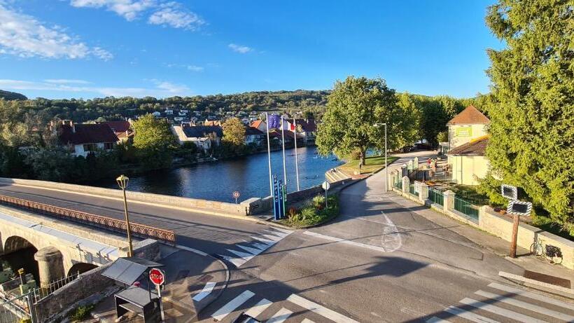 Отель La Truite De La Loue