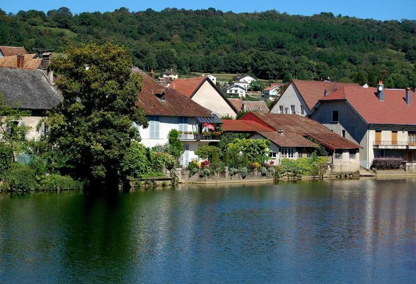 Отель La Truite De La Loue