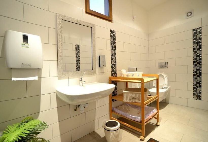 Отель La Truite De La Loue