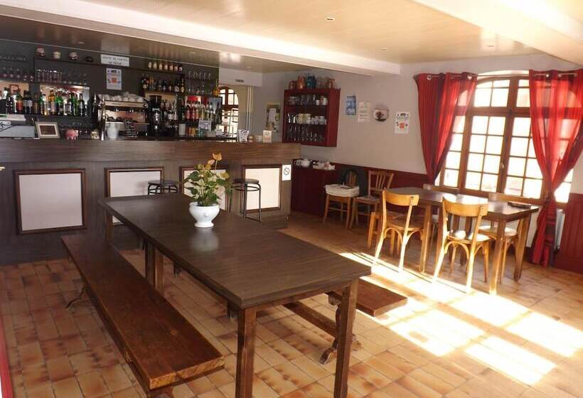 ホテル La Vieille Auberge Du Lac