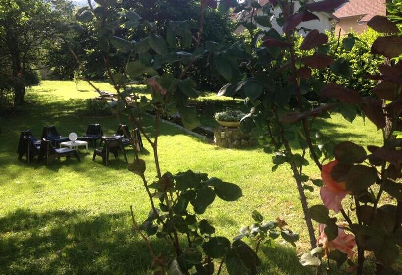 فندق Logis Hôtel Restaurant Le Castel Fleuri