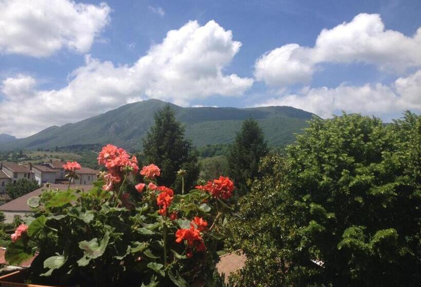 فندق Logis Hôtel Restaurant Le Castel Fleuri