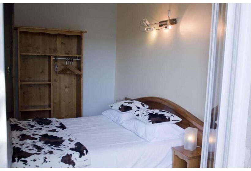 ホテル Logis Hôtel Restaurant Le Castel Fleuri