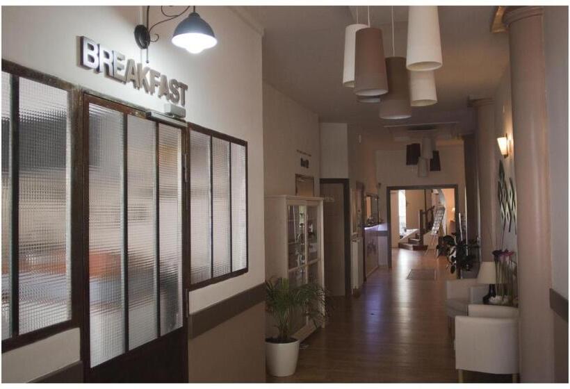 فندق Logis Hôtel Restaurant Le Castel Fleuri