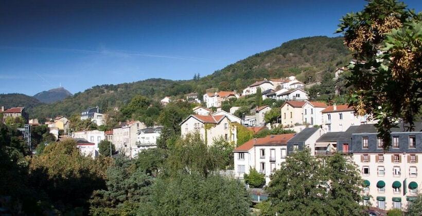 בית מלון כפרי Le Chatel