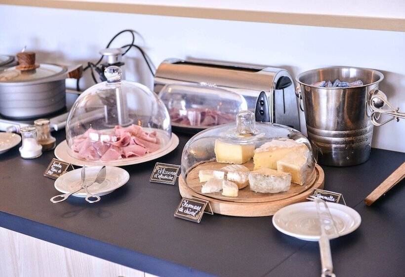 בית מלון כפרי Logis Hôtel Restaurant Le Chêne Vert