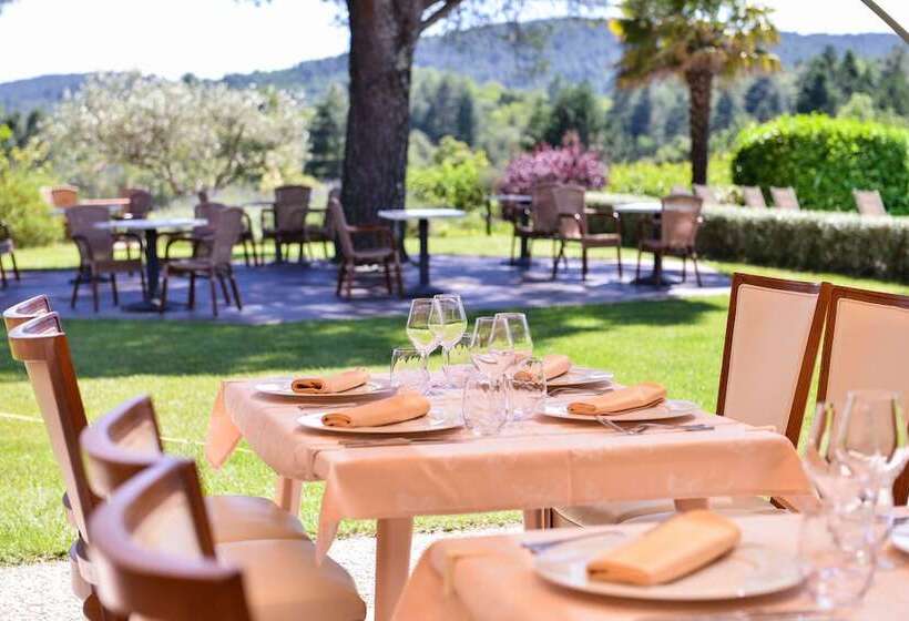 ホテル Logis Hôtel Restaurant Le Chêne Vert