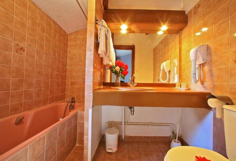 Отель Le Clos Grand