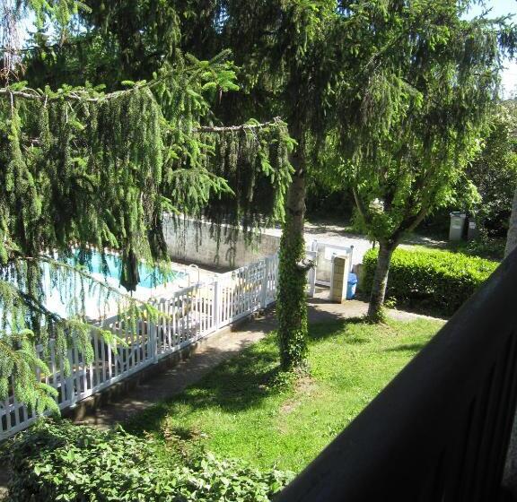 Отель Le Clos Grand