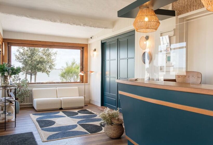 בית מלון כפרי Le Homard Bleu