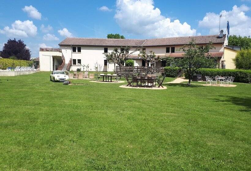 בית מלון כפרי Le Mont Brouilly