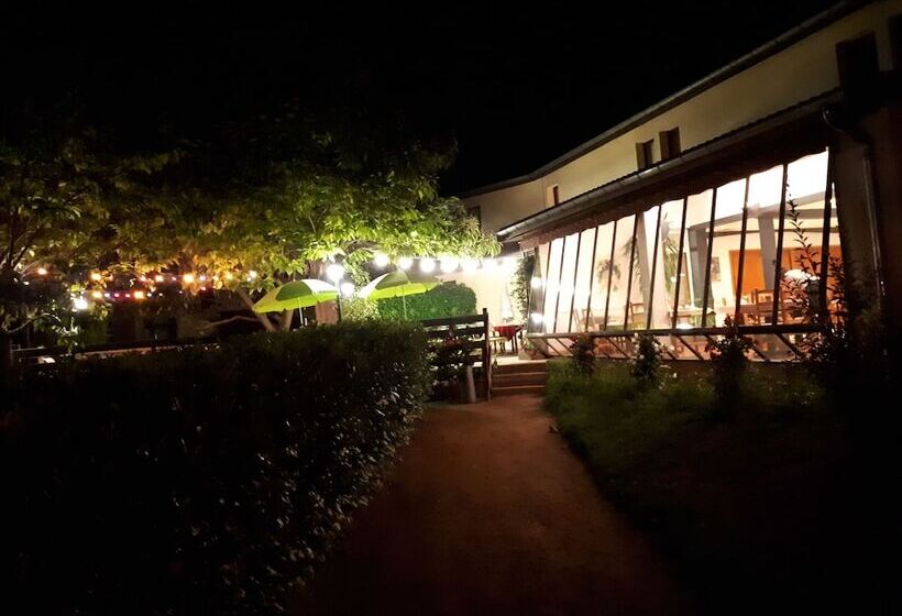 בית מלון כפרי Le Mont Brouilly