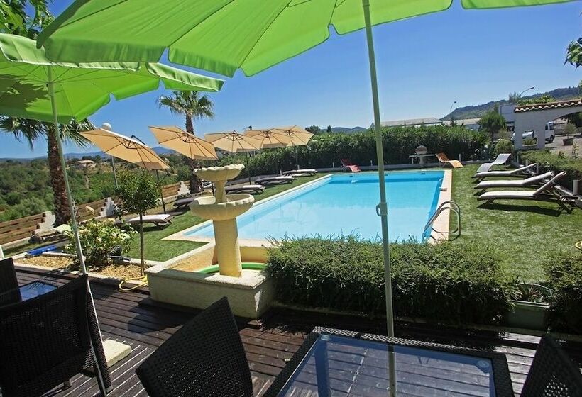 ホテル Logis Hôtel Le Pressoir