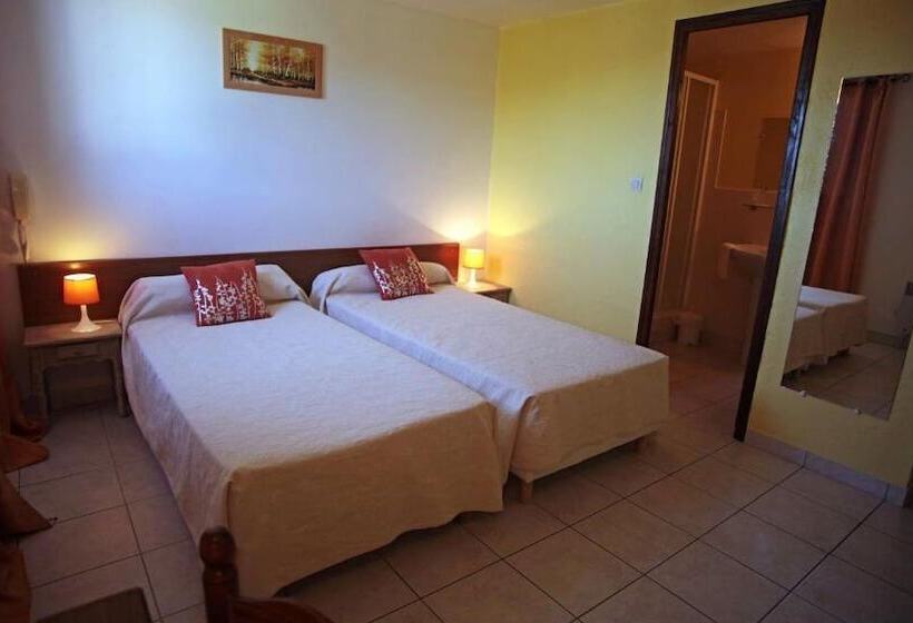ホテル Logis Hôtel Le Pressoir