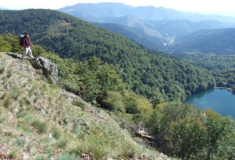 בית מלון כפרי Le Rouge Gazon