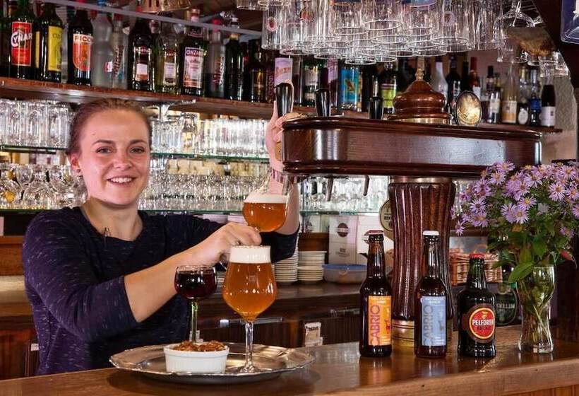 בית מלון כפרי Le Rouge Gazon