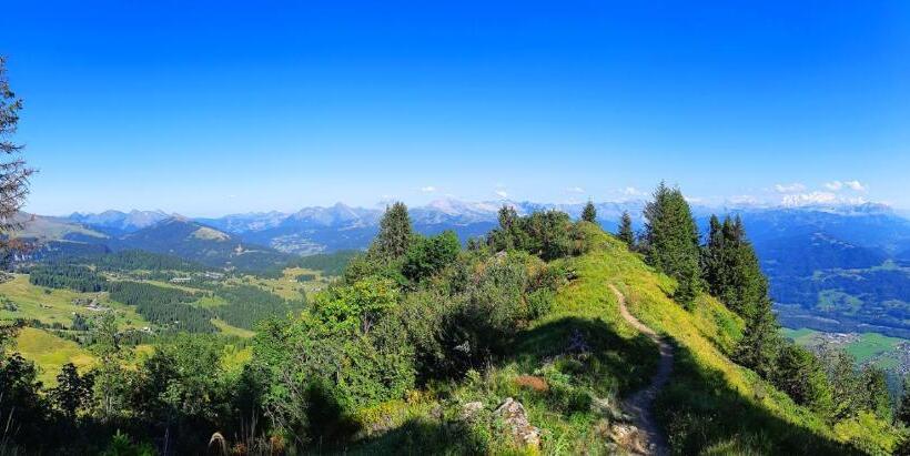 בית מלון כפרי Le Taconet