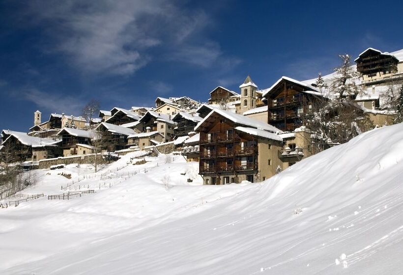 Отель Les Chalets Du Villard
