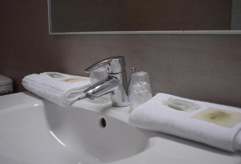 בית מלון כפרי Les Eucalyptus