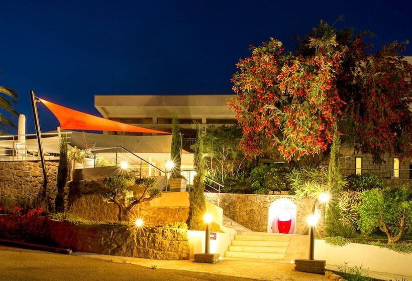 בית מלון כפרי Les Eucalyptus