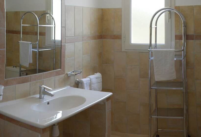 בית מלון כפרי Les Eucalyptus