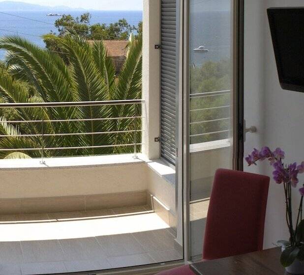 בית מלון כפרי Les Eucalyptus