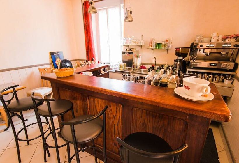 فندق Les Messageries