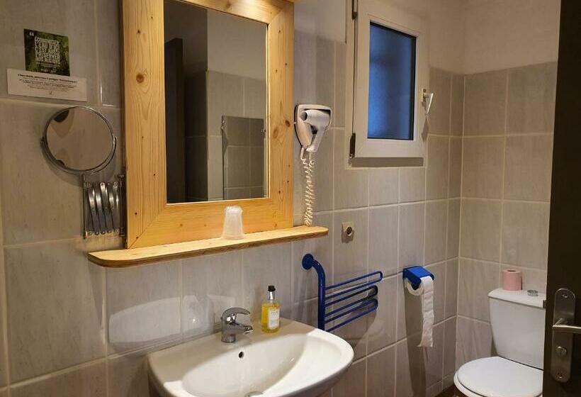 호텔 Logis Hôtel Restaurant L Escarbille