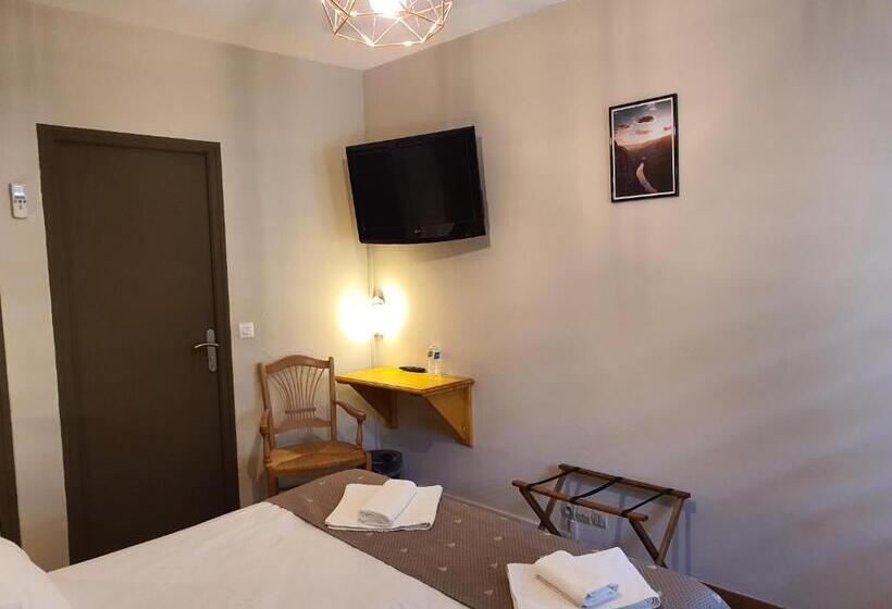 호텔 Logis Hôtel Restaurant L Escarbille