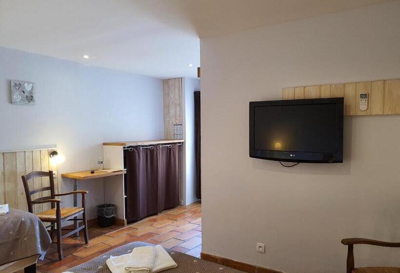 호텔 Logis Hôtel Restaurant L Escarbille