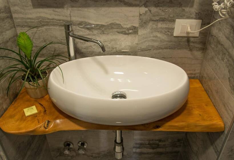 فندق Lo Scudiero