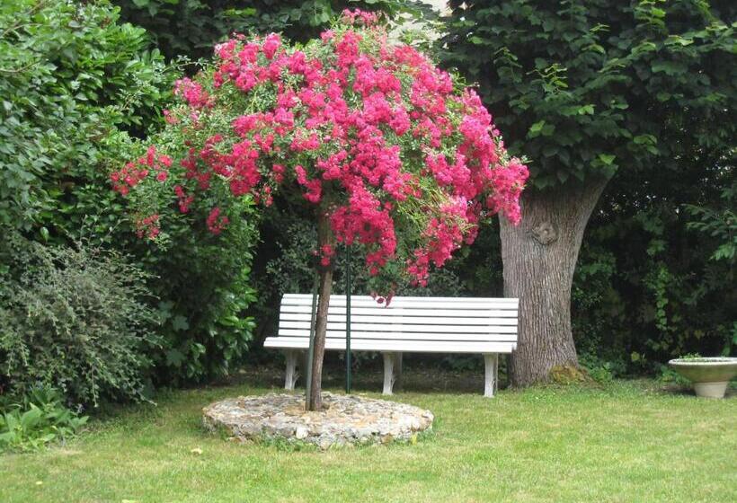 בית מלון כפרי Logis   Hôtel Restaurant Les Tilleuls