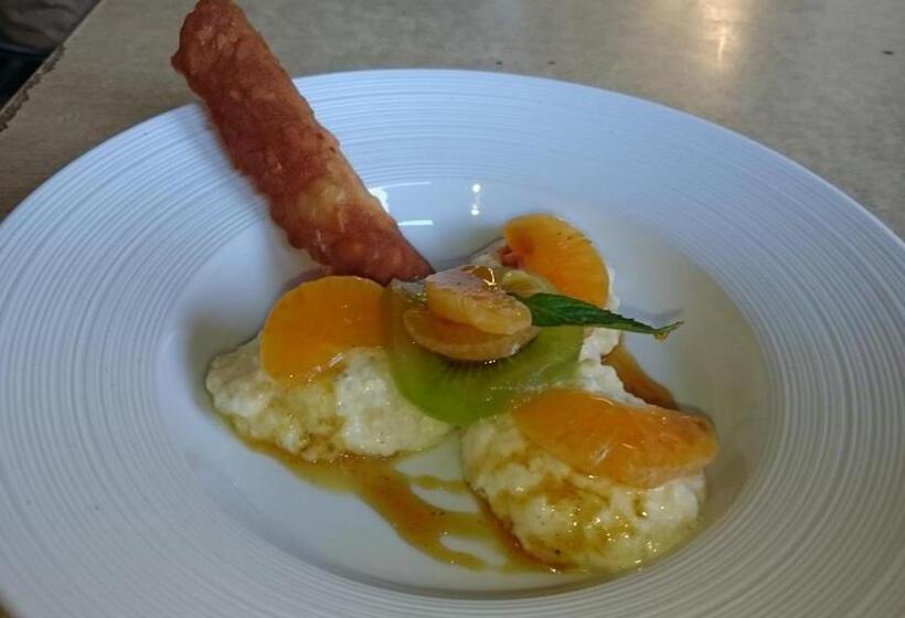 בית מלון כפרי Logis   Hôtel Restaurant Les Tilleuls