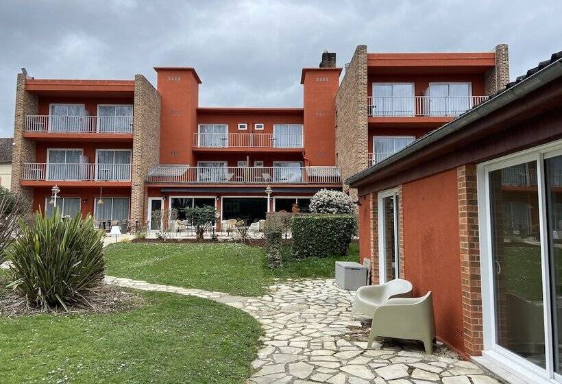 ホテル Logis Hôtel & Restaurant   Le Relais De Montigny