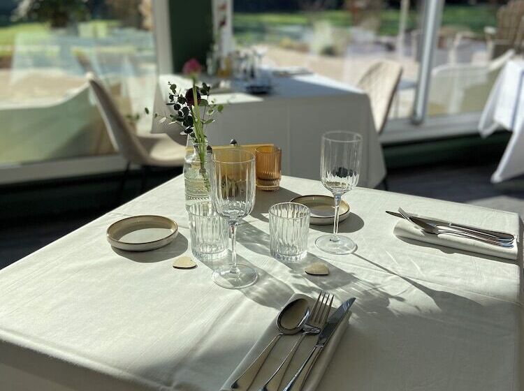 호텔 Logis Hôtel & Restaurant   Le Relais De Montigny