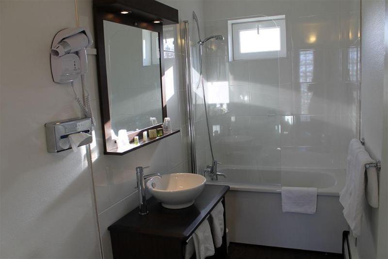 호텔 Logis Hôtel & Restaurant   Le Relais De Montigny