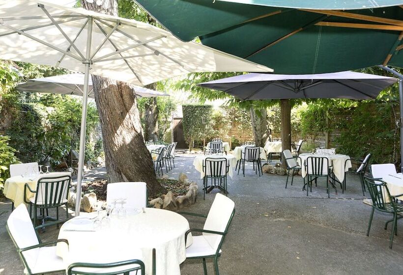 Отель Logis Hôtels   Hôtel Restaurant Du Midi