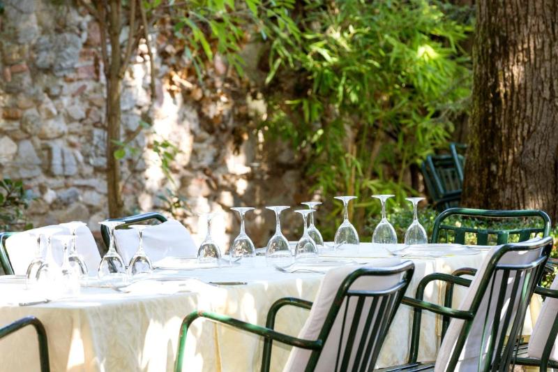 Отель Logis Hôtels   Hôtel Restaurant Du Midi