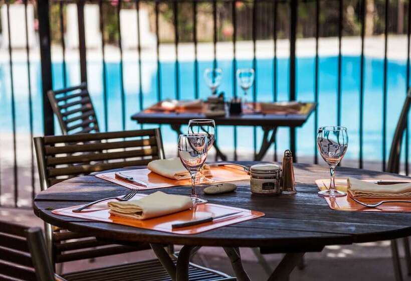 Logis Hotel Restaurant L  Auberge Cigaloise