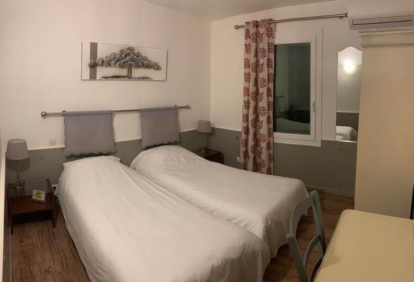 Logis Hotel Restaurant L  Auberge Cigaloise