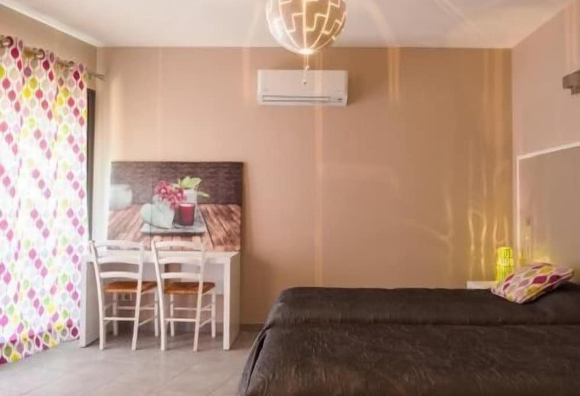 Logis Hotel Restaurant L  Auberge Cigaloise