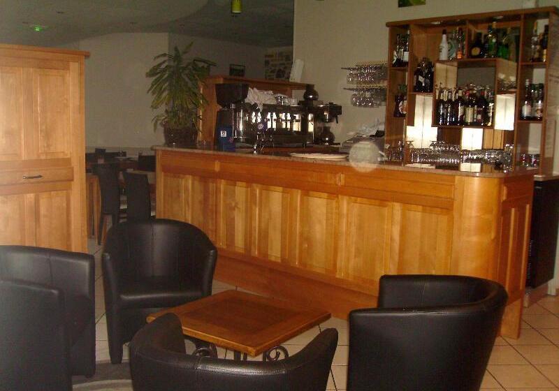 호텔 Logis Auberge De L Allagnonette